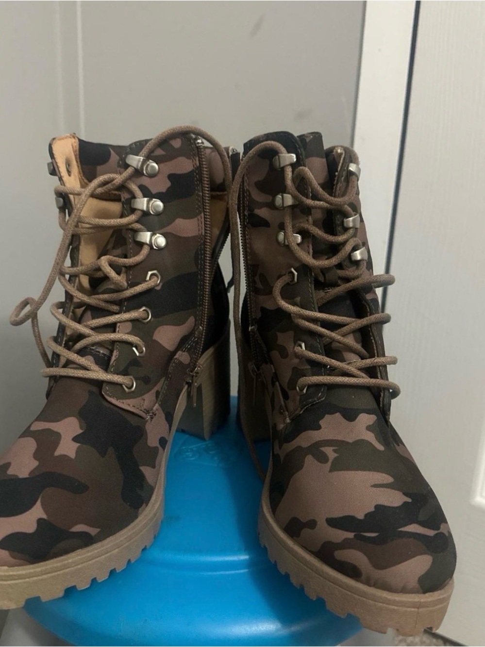 Camouflage Lace-Up Platform Ankle Boots - Brown Camo